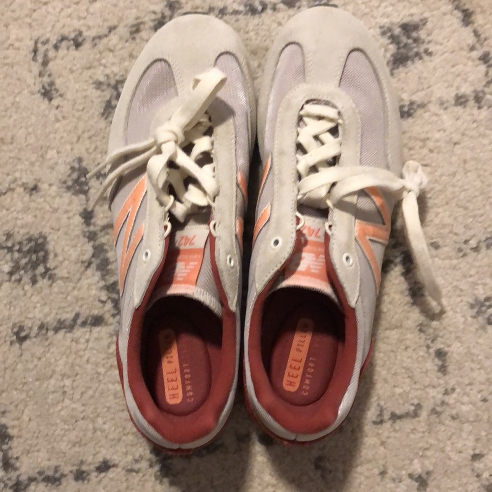 NWOT New Balance 742 Heel Pillow Athletic Sneakers - Picture 3 of 4